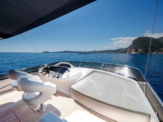 Sunseeker Predator 82