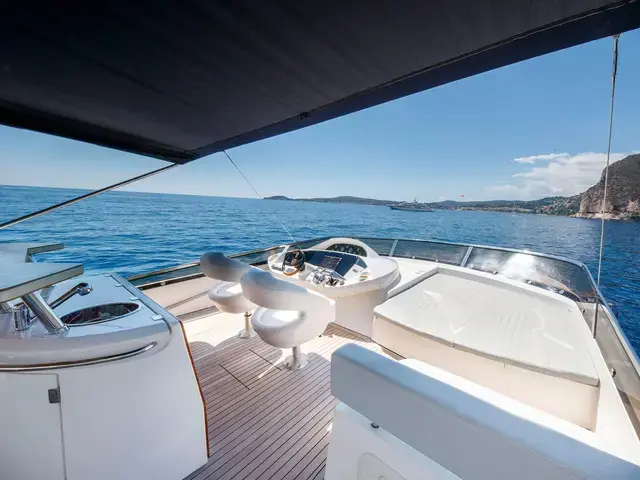 Sunseeker Predator 82