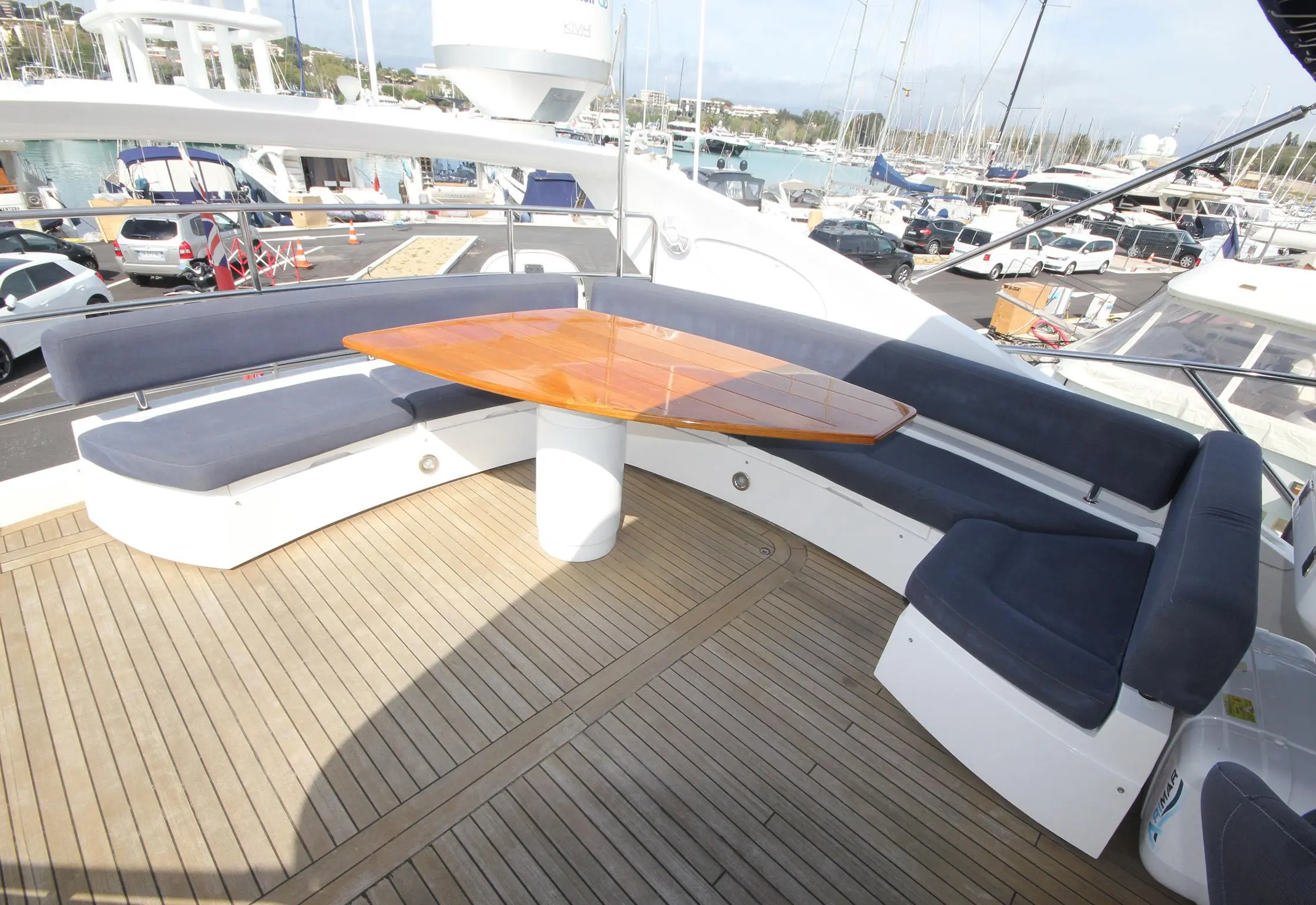 2006 Sunseeker yacht 75