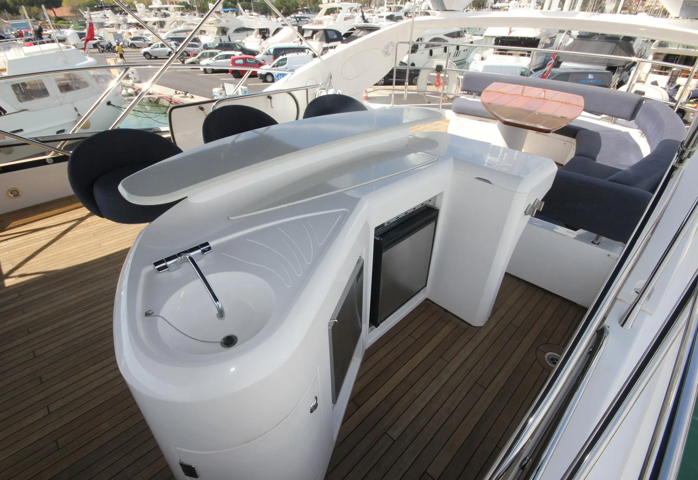 2006 Sunseeker yacht 75