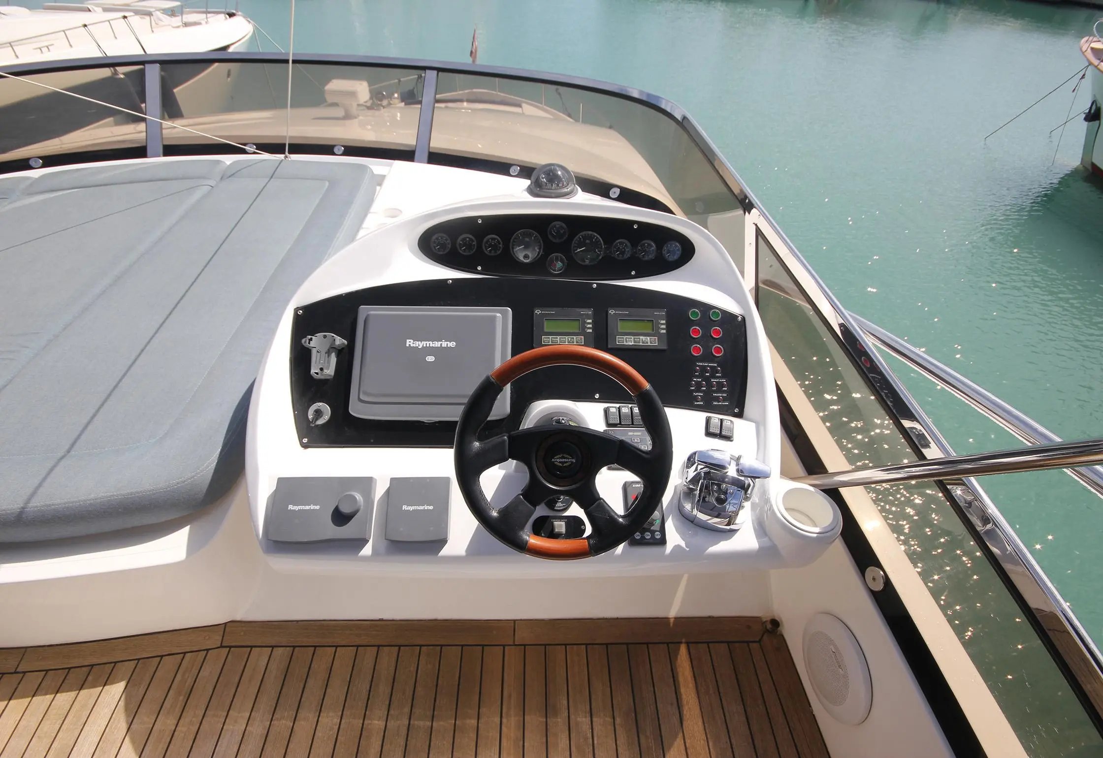 2006 Sunseeker yacht 75