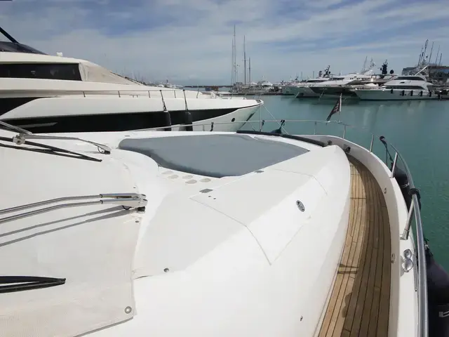 Sunseeker Yacht 75