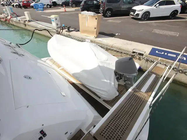 Sunseeker Yacht 75