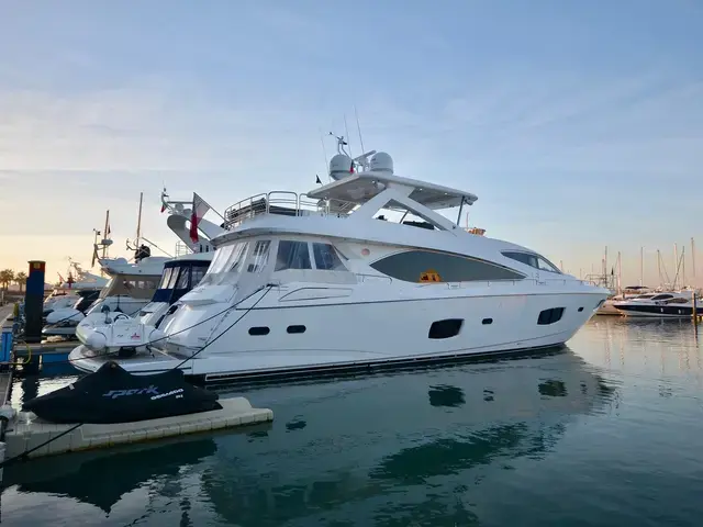 Sunseeker 88m Yacht