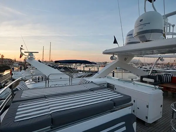 2011 Sunseeker yacht 88