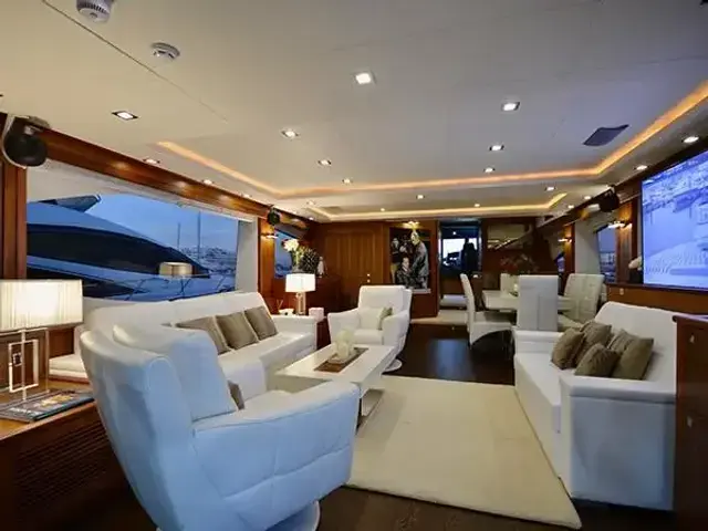 Sunseeker 88 Yacht