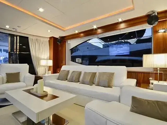 Sunseeker 88 Yacht