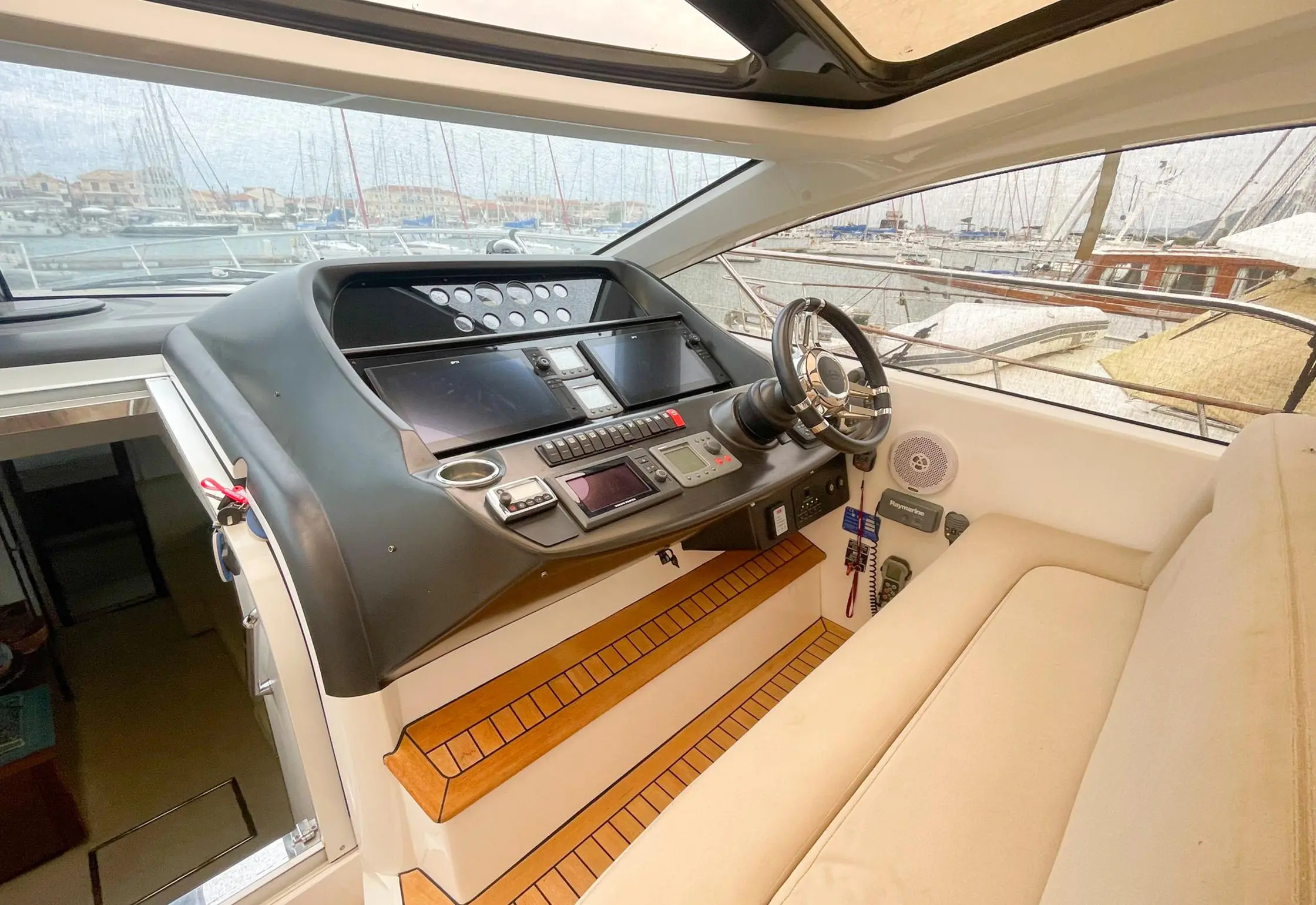 2011 Sunseeker predator 60