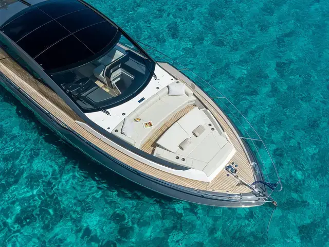 Sunseeker Predator 65