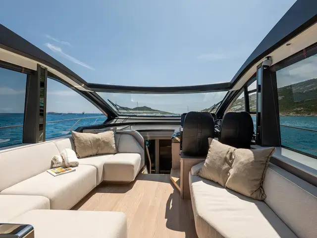 Sunseeker Predator 65