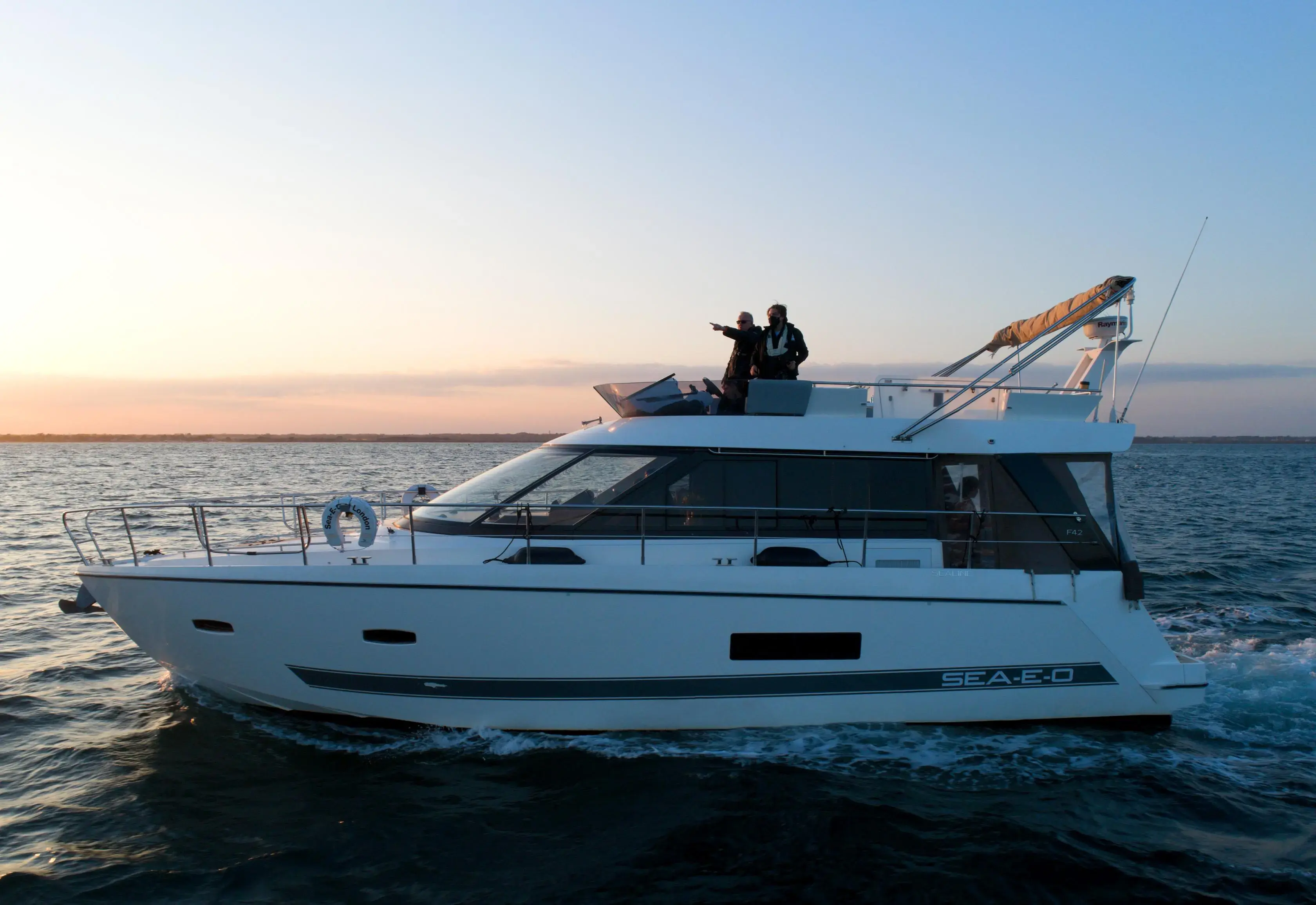 2011 Sealine f 42