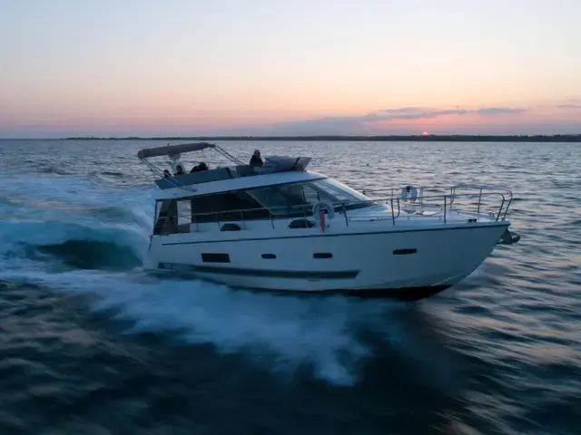 Sealine F42