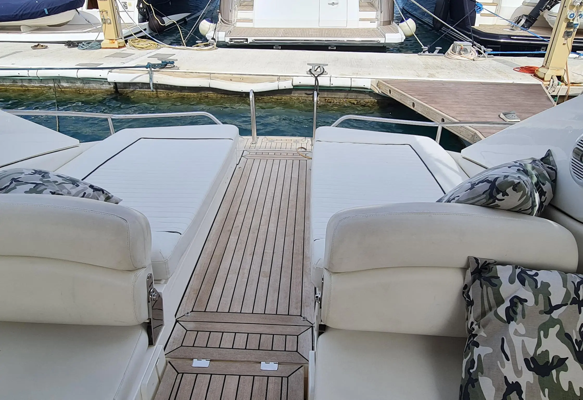 2008 Sunseeker superhawk 43