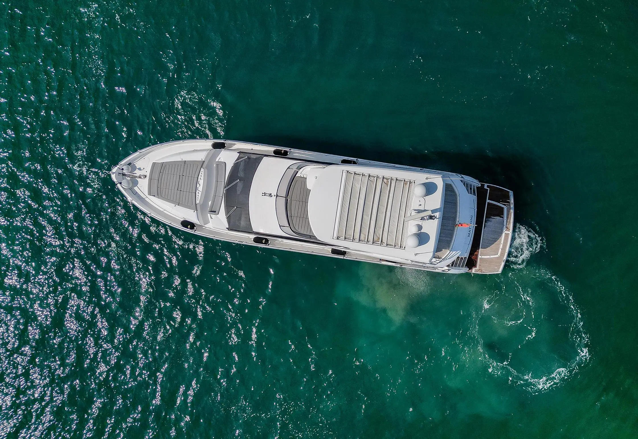 2016 Sunseeker 75 yacht