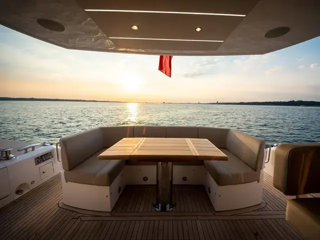 Sunseeker Manhattan 52