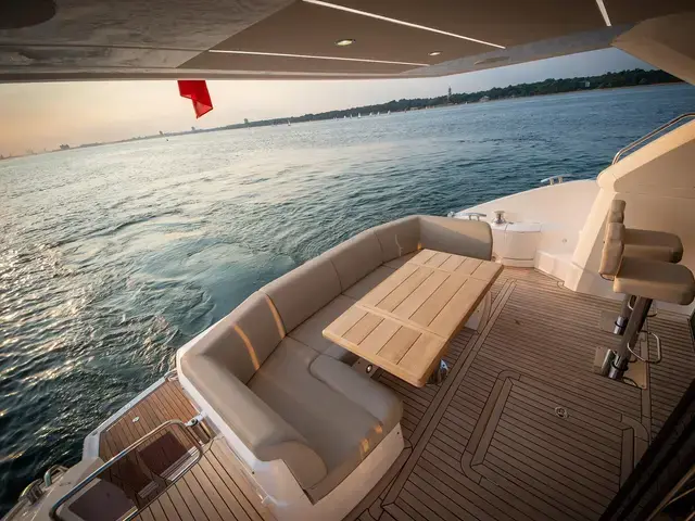 Sunseeker Manhattan 52