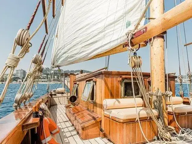 Di Donna Classic Gaff Schooner