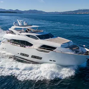 2018 Sunseeker 95 Yacht