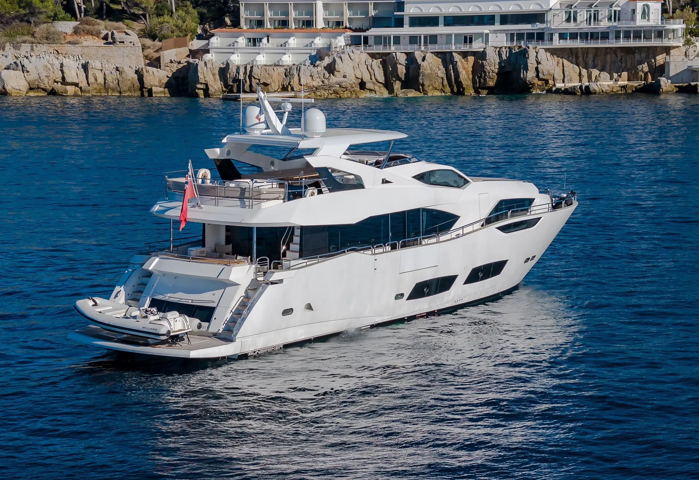 2018 Sunseeker 95 yacht