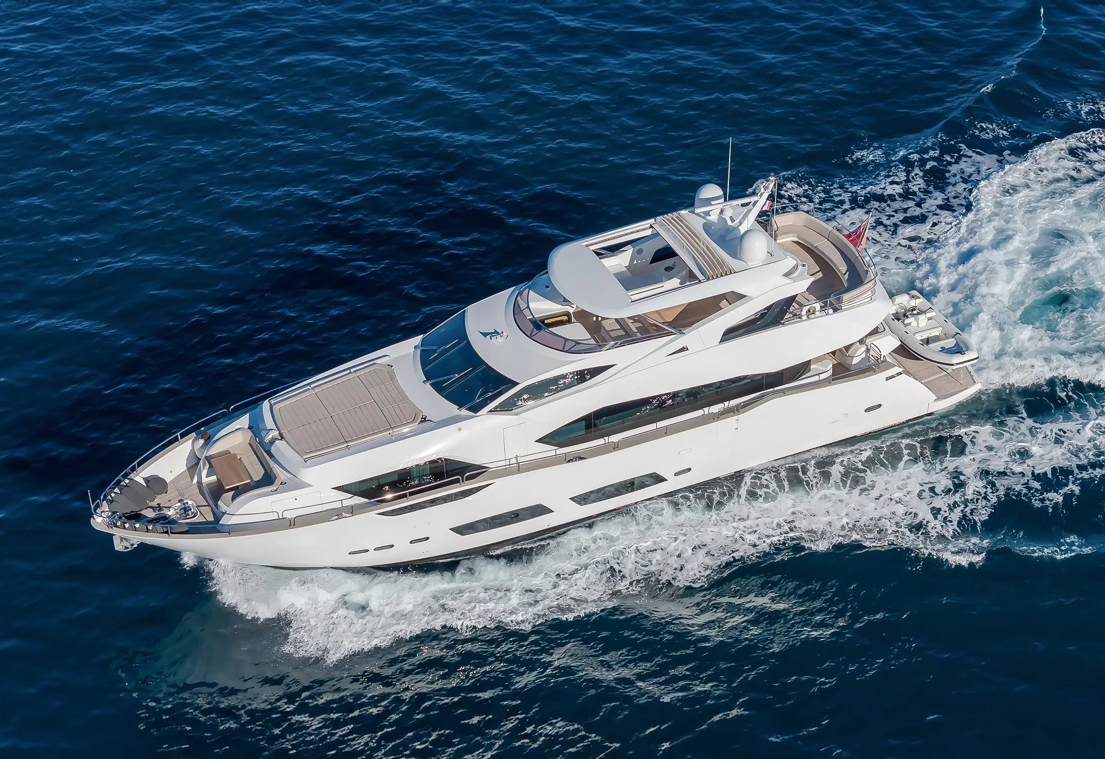 2018 Sunseeker 95 yacht