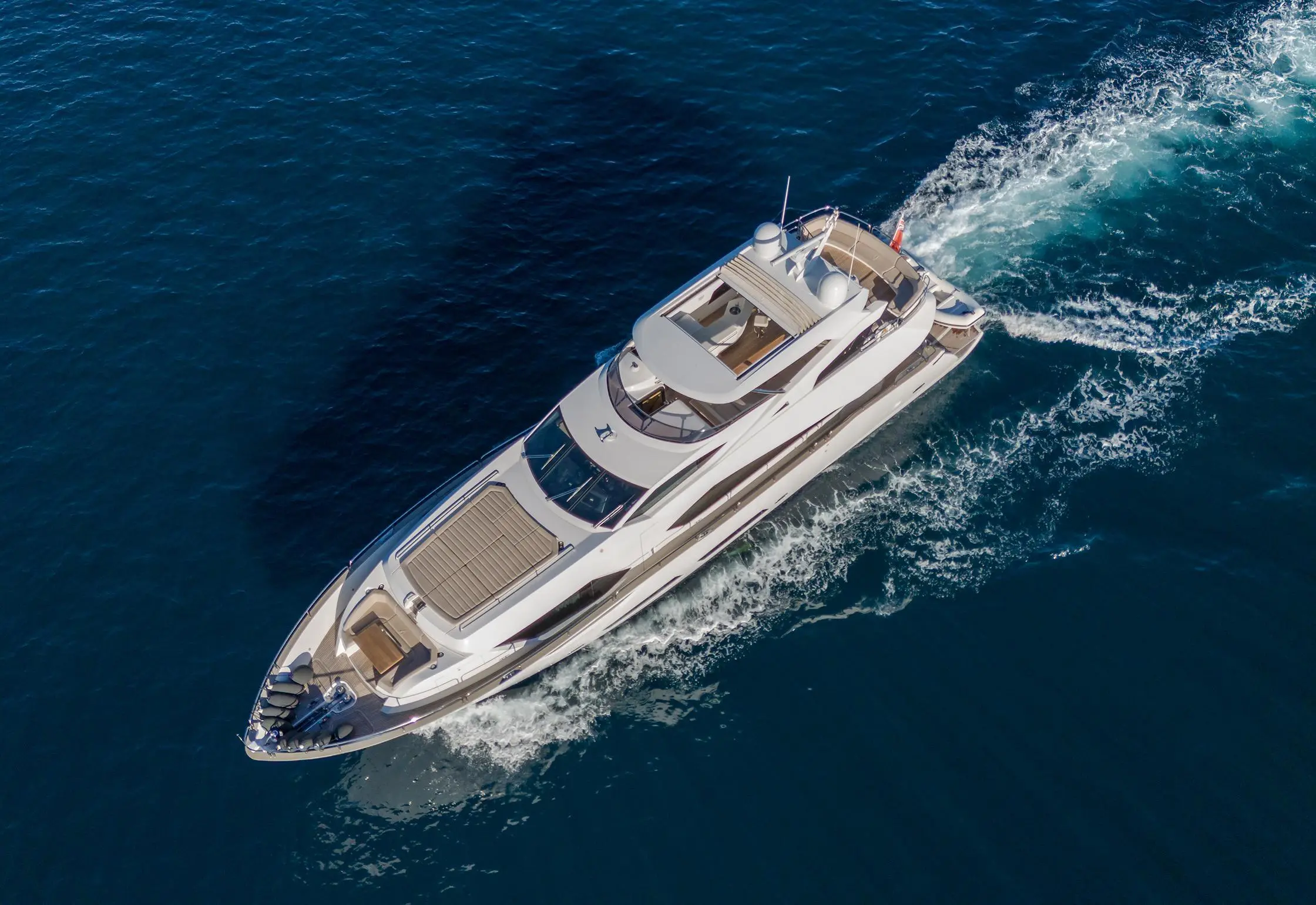 2018 Sunseeker 95 yacht