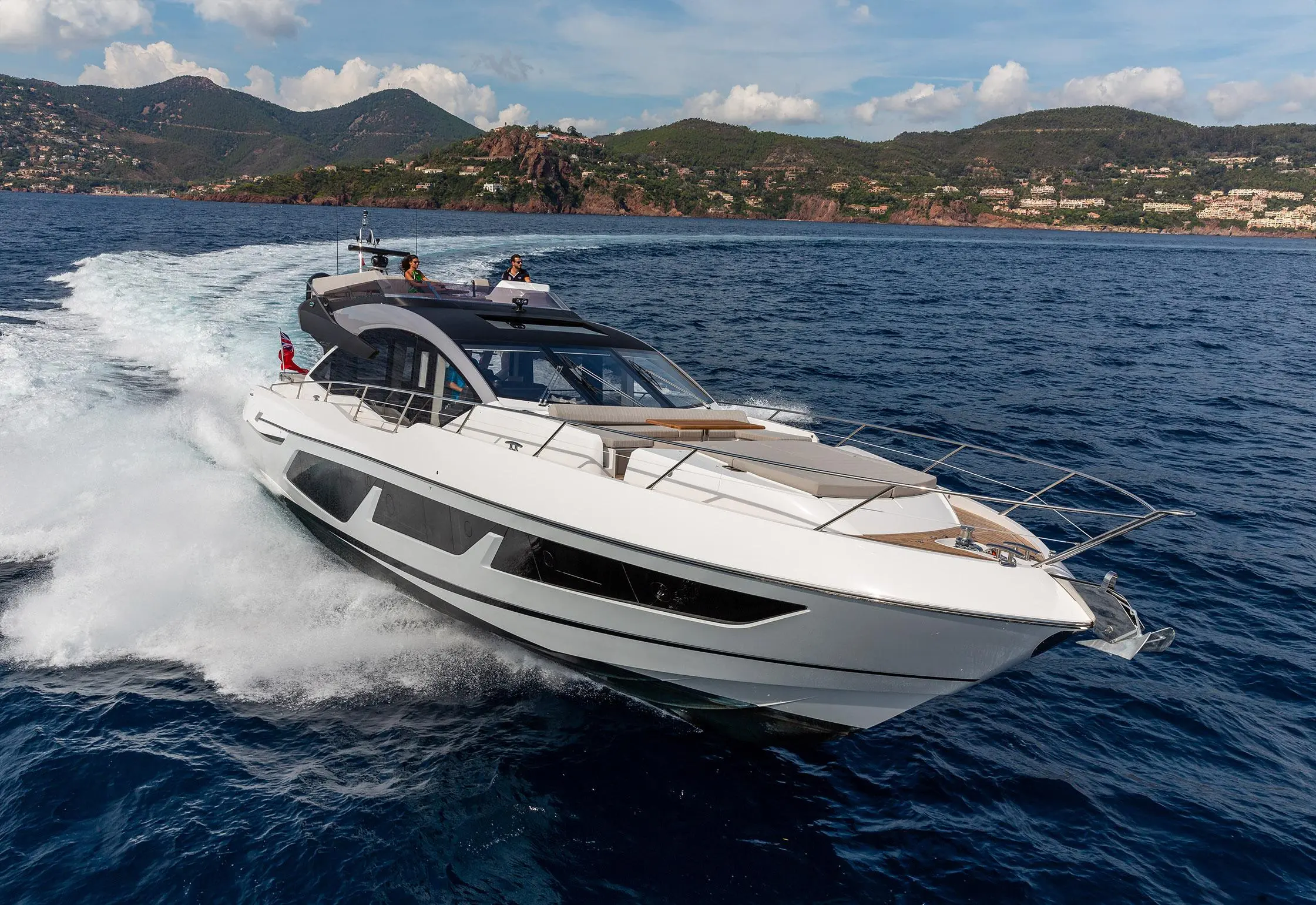 2019 Sunseeker sport yacht 74