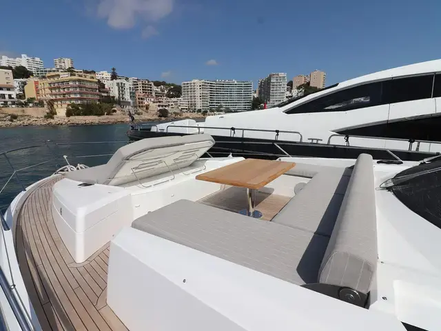 Sunseeker Sport Yacht 74