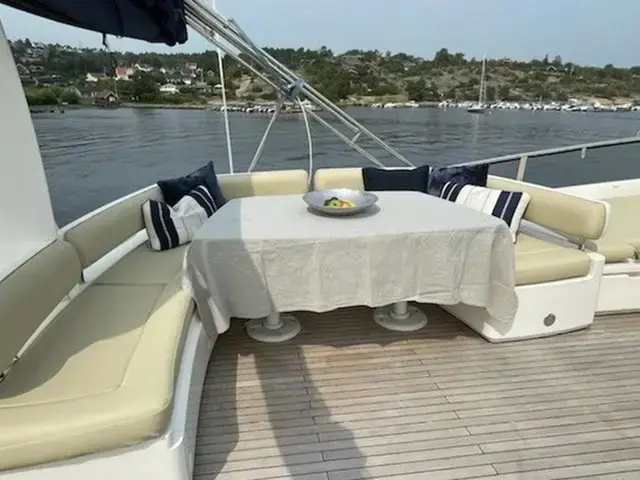 Fairline Squadron 68