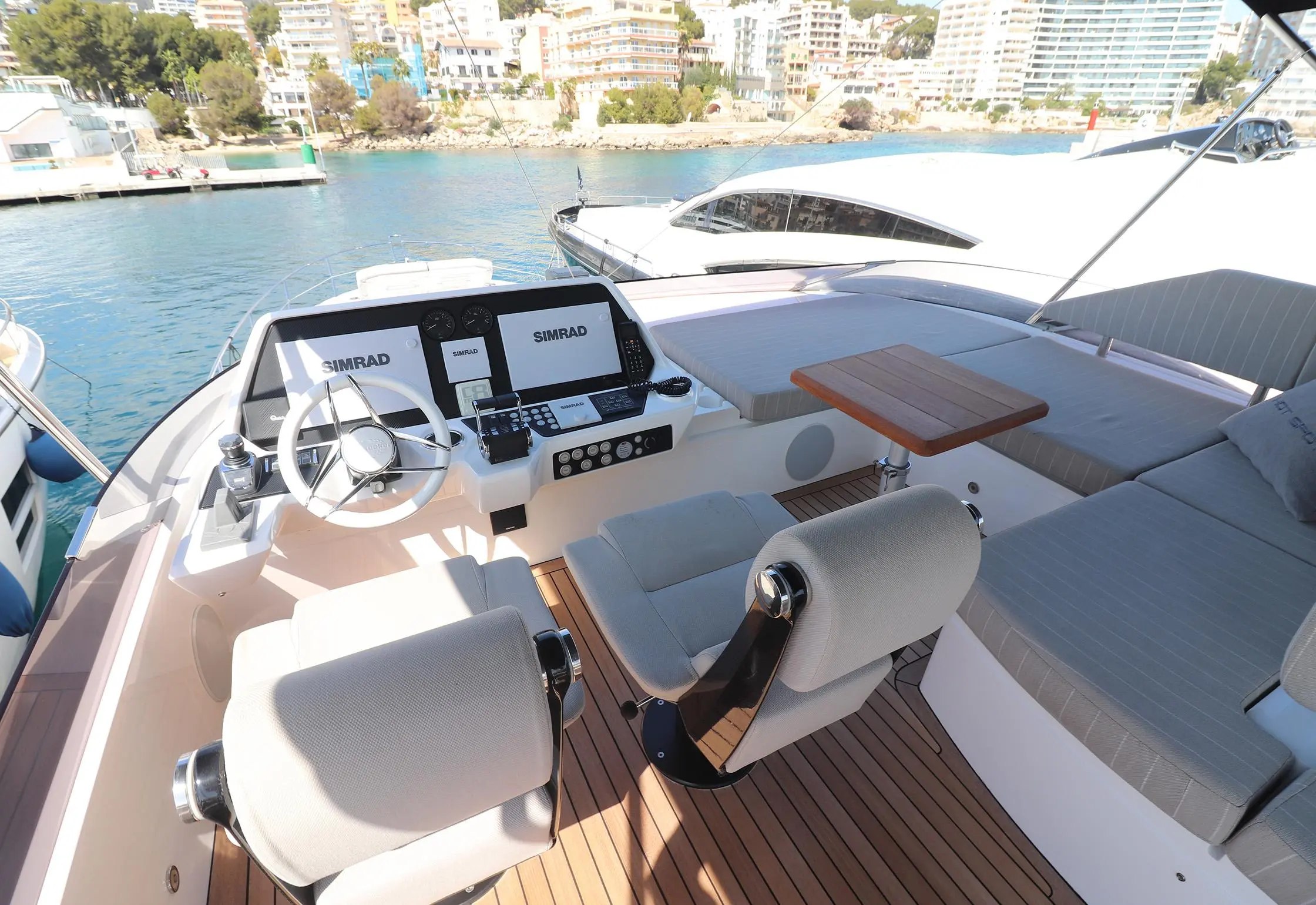 2019 Sunseeker sport yacht 74