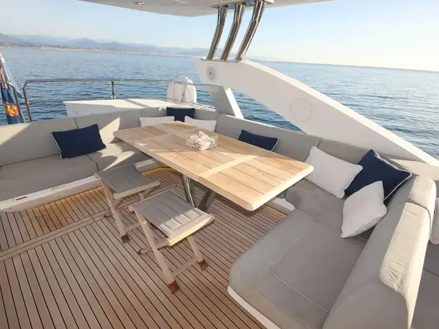 Sunseeker Yacht 75