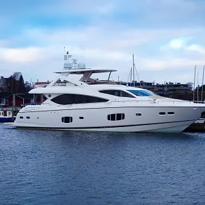 2011 Sunseeker 88 Yacht