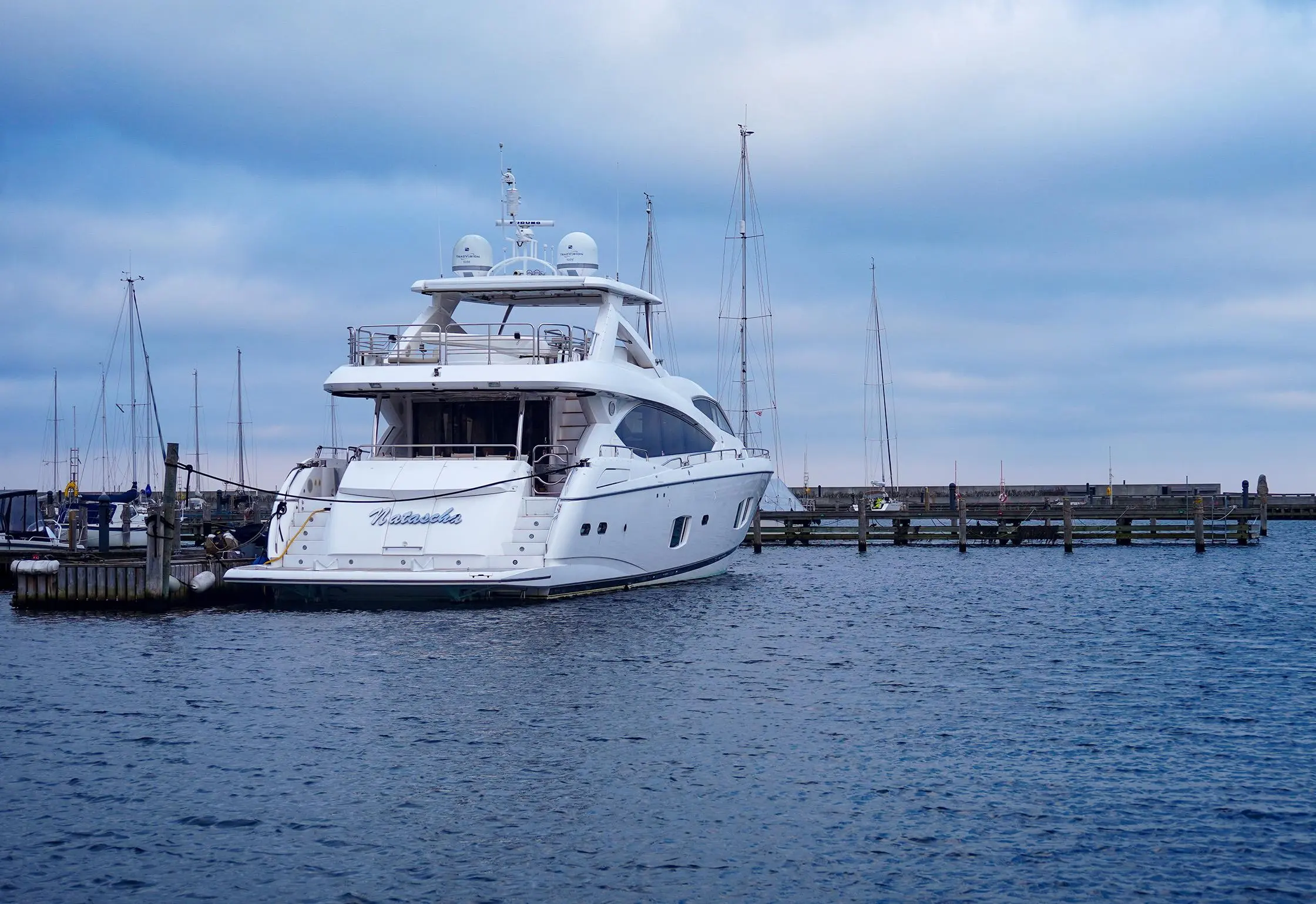 2011 Sunseeker 88 yacht