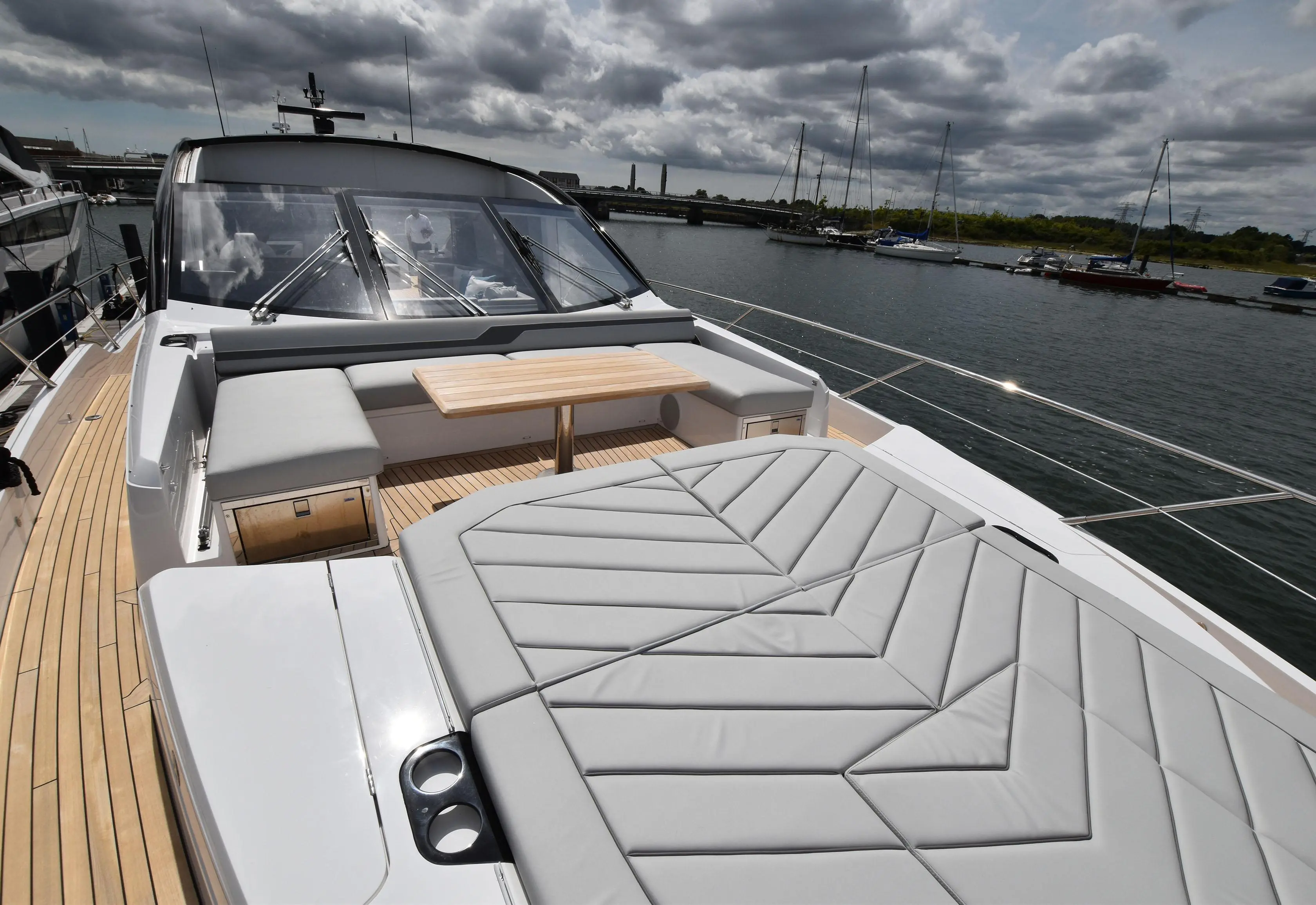 2022 Sunseeker predator 74 xps