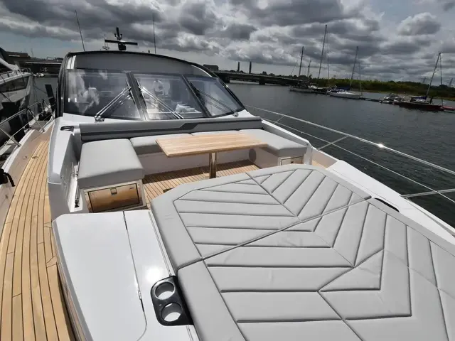 Sunseeker Predator 74 Xps