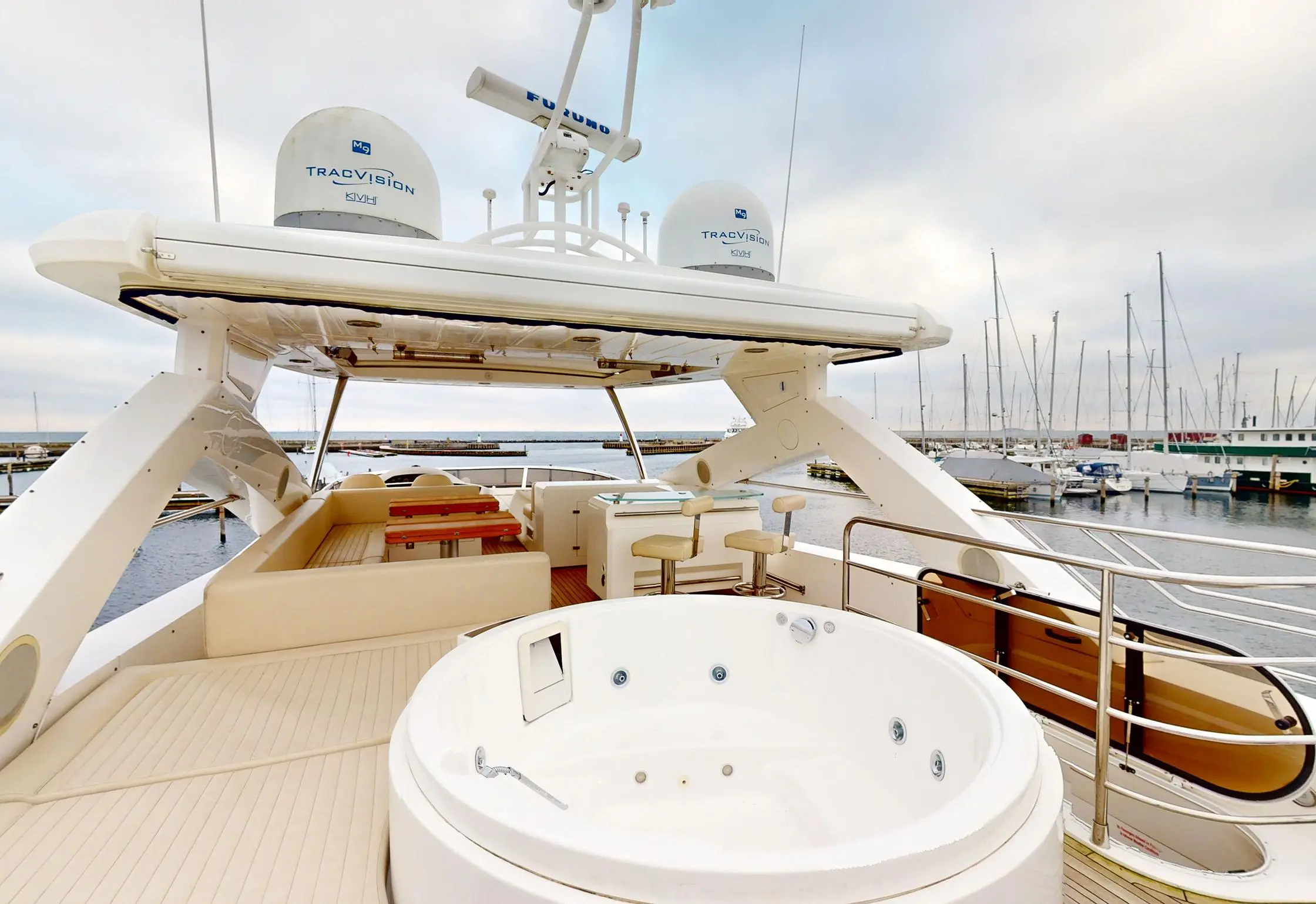 2011 Sunseeker 88 yacht