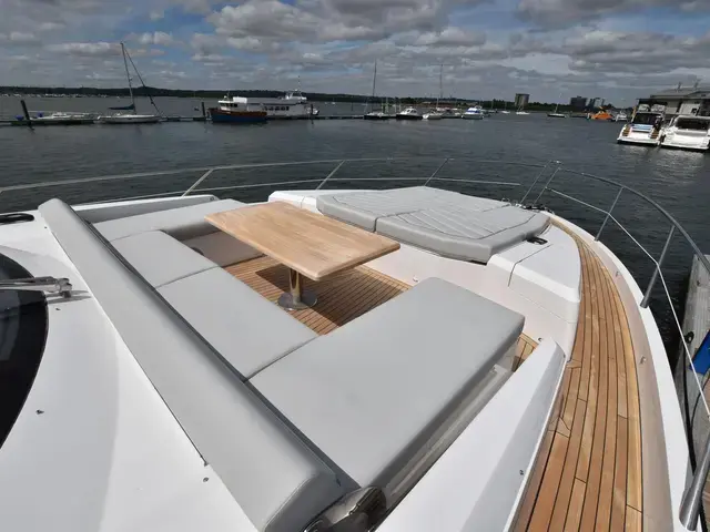 Sunseeker Predator 74 Xps