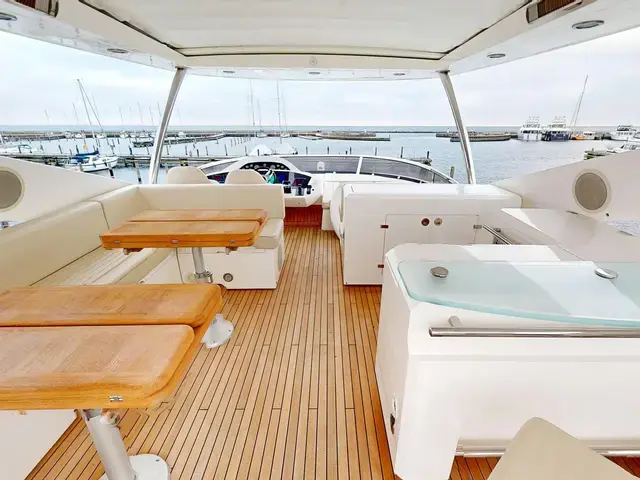 Sunseeker 88 Yacht