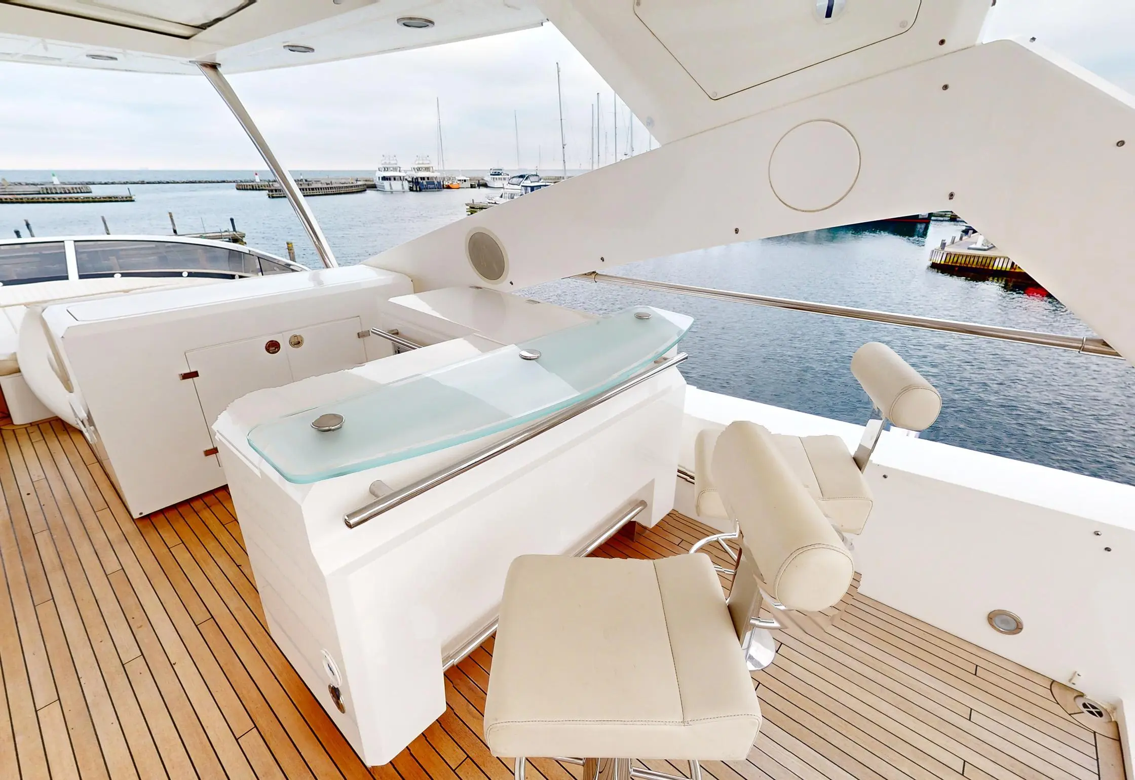 2011 Sunseeker 88 yacht