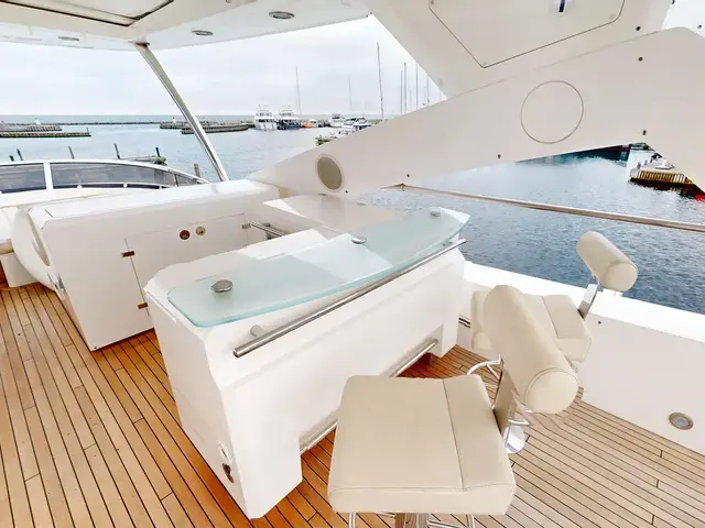 Sunseeker 88 Yacht