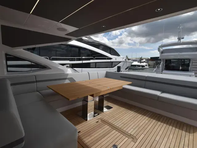 Sunseeker Predator 74 Xps