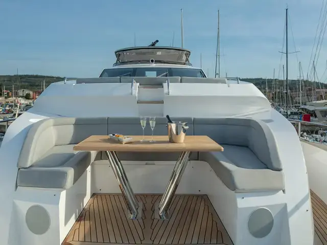 Sunseeker Yacht 95