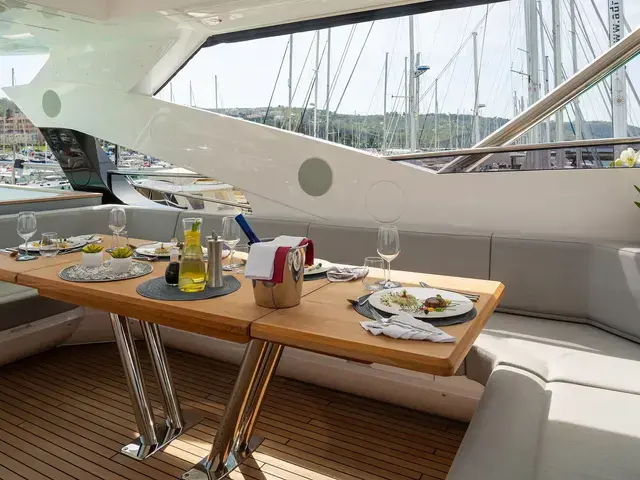 Sunseeker Yacht 95