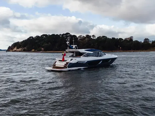 Sunseeker Predator 75