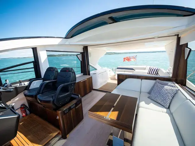 Sunseeker Predator 60 Evo