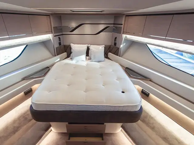 Sunseeker Predator 75