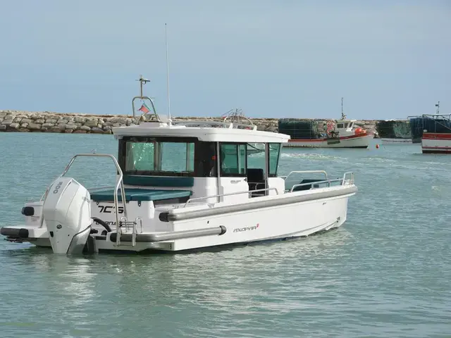 Axopar 28 Cabin