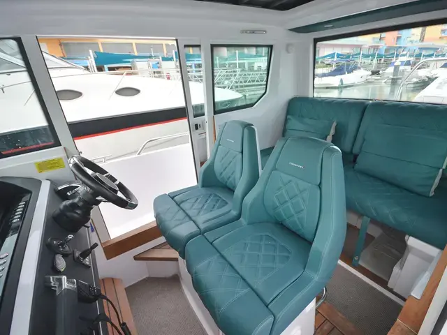 Axopar 28 Cabin