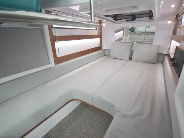 Axopar 28 Cabin