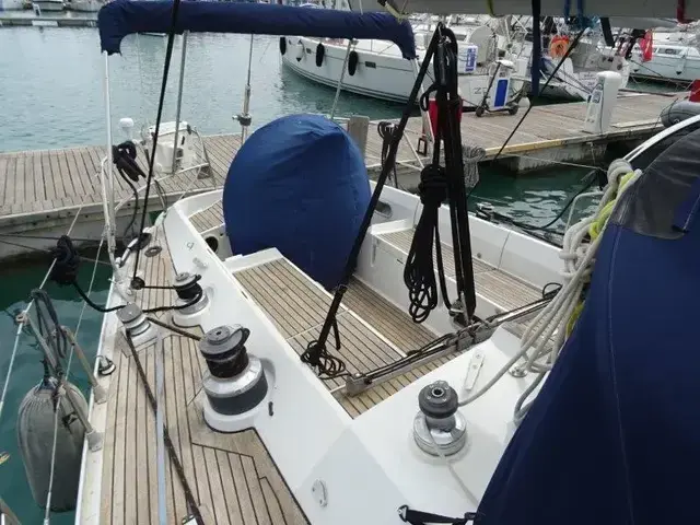 Beneteau First 435