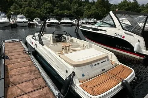 2020 Bayliner vr6 bowrider